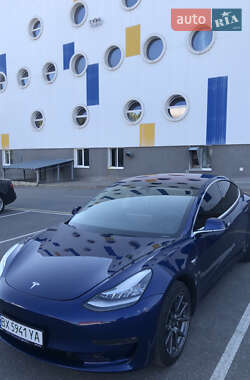 Седан Tesla Model 3 2018 в 