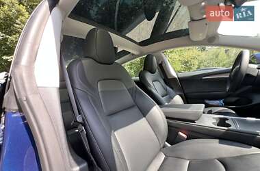 Седан Tesla Model 3 2023 в 