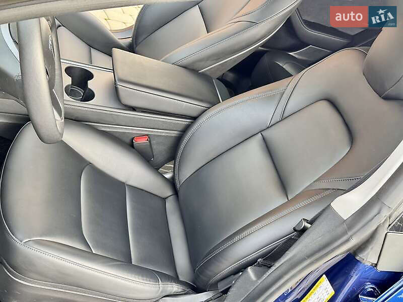 Седан Tesla Model 3 2022 в Києві
