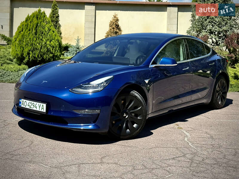 Седан Tesla Model 3 2019 в 