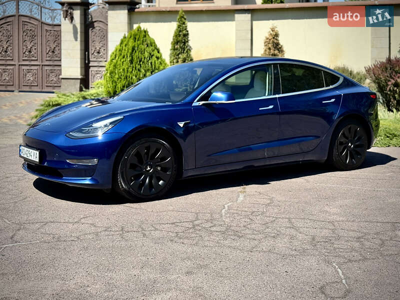 Седан Tesla Model 3 2019 в Днепре