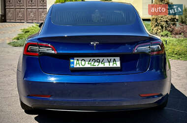 Седан Tesla Model 3 2019 в 