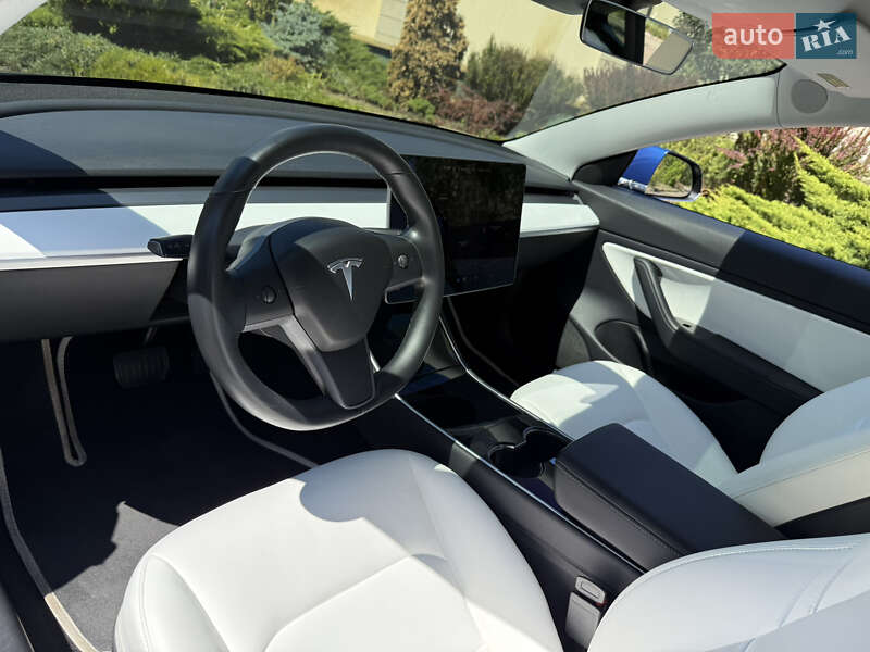 Седан Tesla Model 3 2019 в Днепре