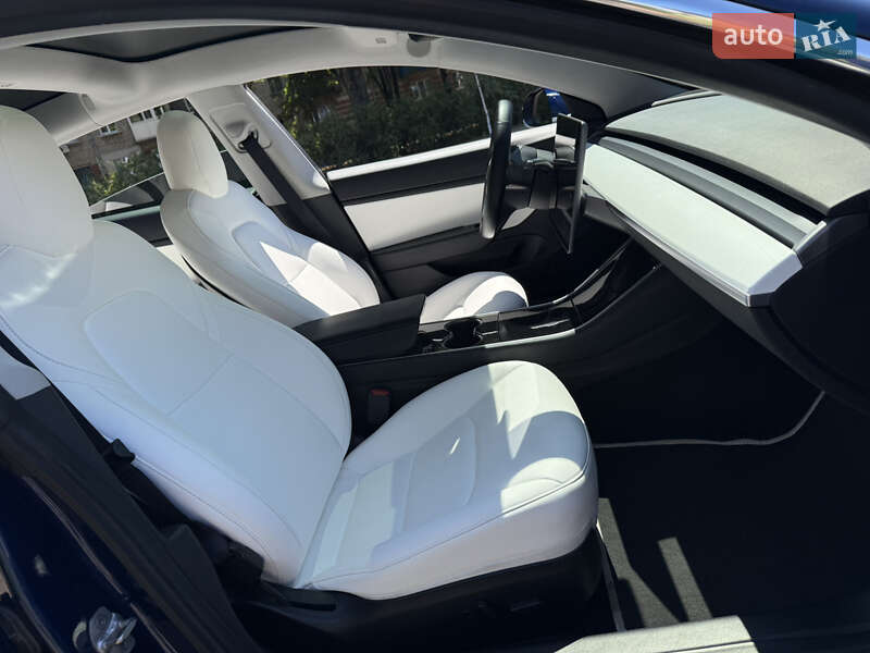 Седан Tesla Model 3 2019 в Днепре