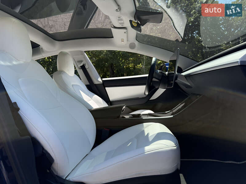 Седан Tesla Model 3 2019 в Днепре