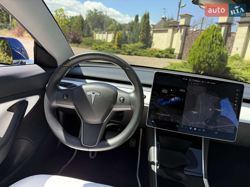 Седан Tesla Model 3 2019 в Днепре
