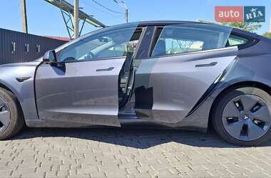 Седан Tesla Model 3 2023 в 