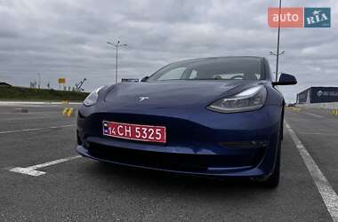 Седан Tesla Model 3 2021 в Львове
