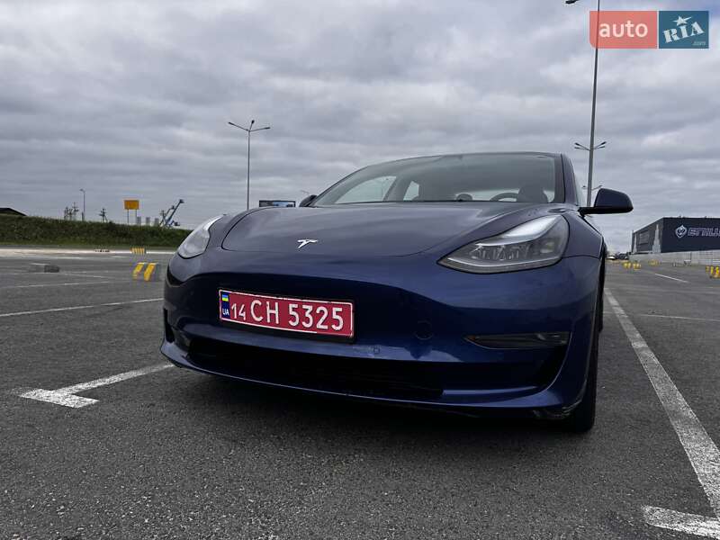 Tesla Model 3 2021