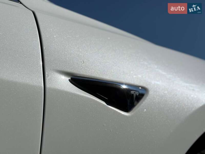 Седан Tesla Model 3 2019 в Рівному