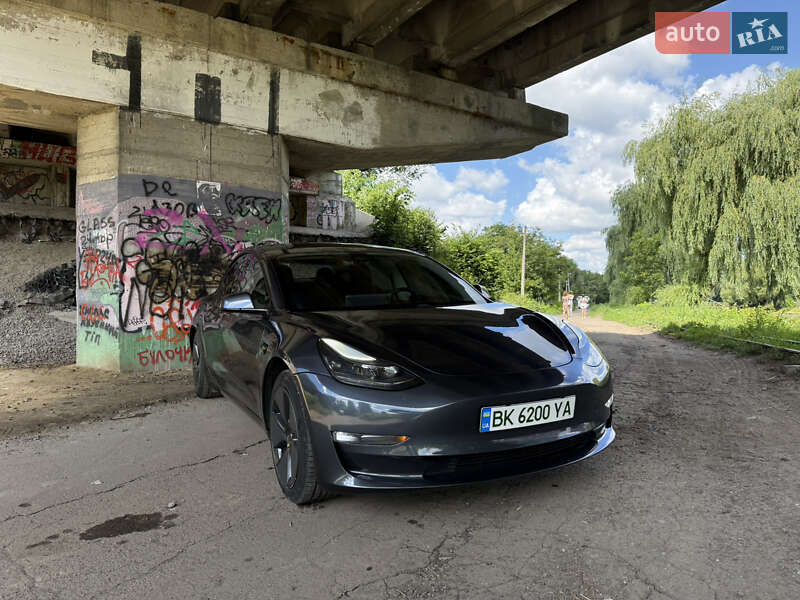 Седан Tesla Model 3 2021 в Ровно фото Седан Tesla Model 3 2021 в Ровно
