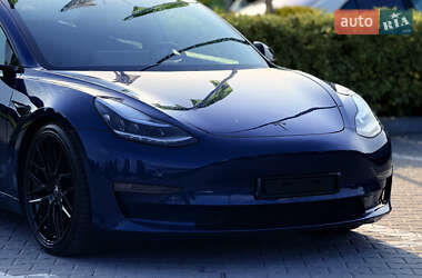 Седан Tesla Model 3 2019 в Житомире