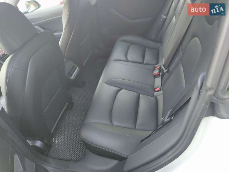 Седан Tesla Model 3 2019 в Макарові