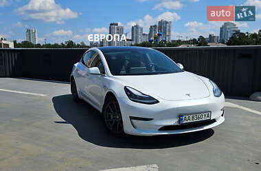 Седан Tesla Model 3 2019 в Киеве