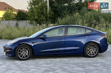 Седан Tesla Model 3 2021 в 