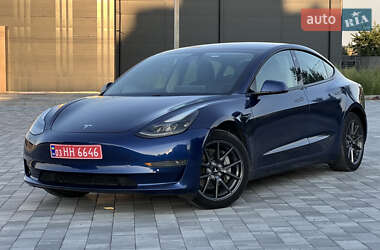 Седан Tesla Model 3 2021 в 