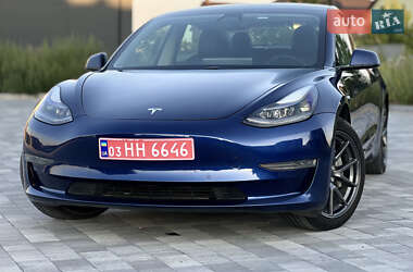 Седан Tesla Model 3 2021 в 