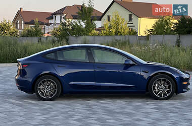 Седан Tesla Model 3 2021 в 