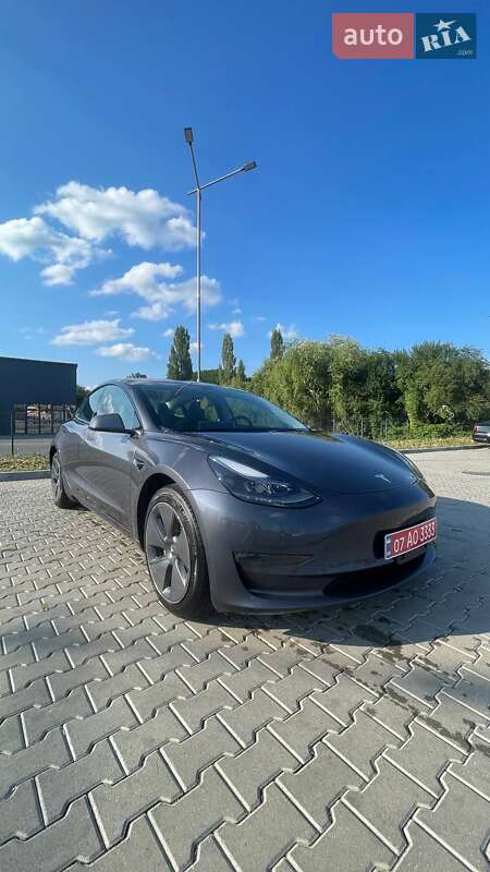 Tesla Model 3 2023