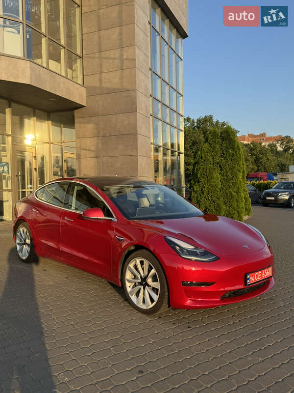 Седан Tesla Model 3 2020 в Хмельницком