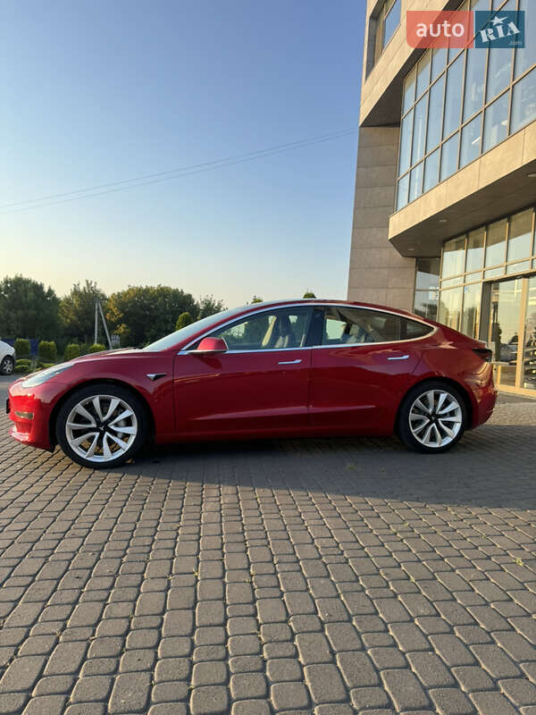 Седан Tesla Model 3 2020 в Хмельницком
