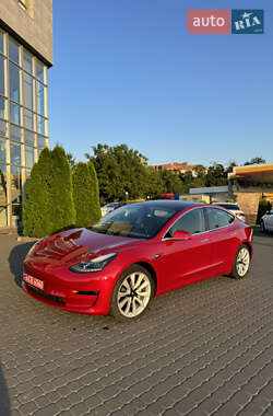 Седан Tesla Model 3 2020 в 