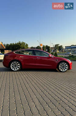 Седан Tesla Model 3 2020 в 