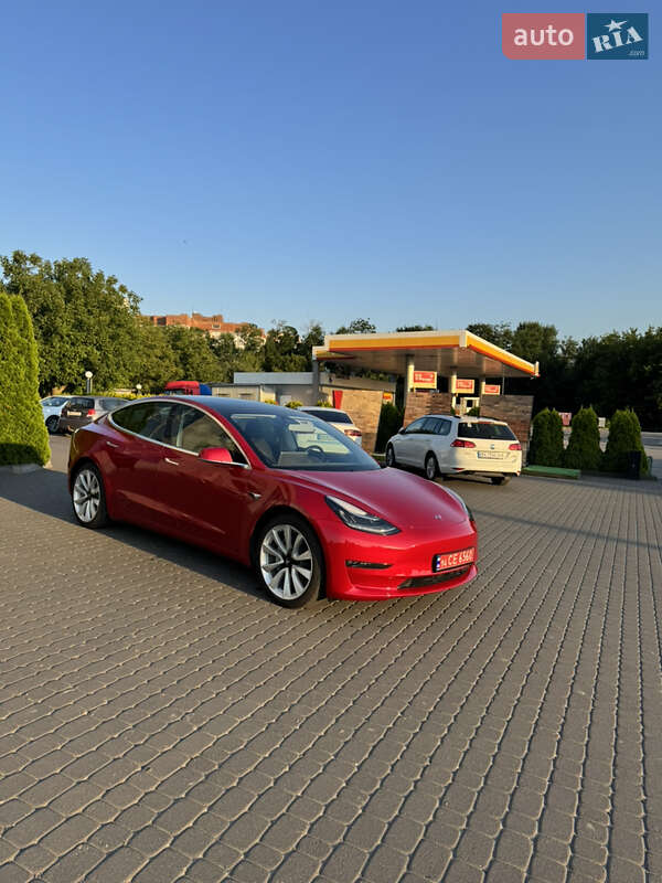 Седан Tesla Model 3 2020 в Хмельницком