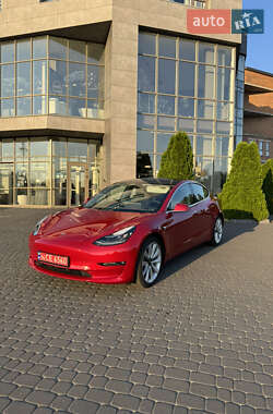 Седан Tesla Model 3 2020 в 
