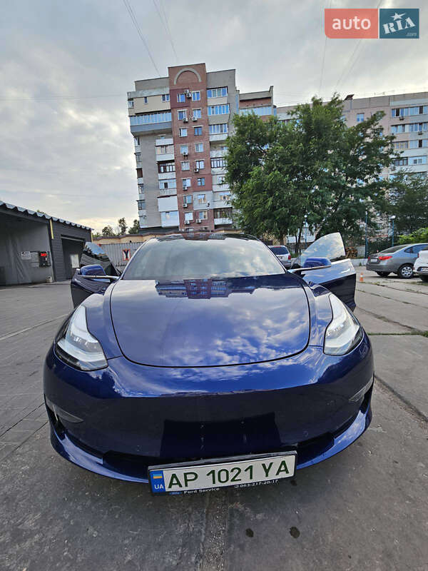 Седан Tesla Model 3 2018 в Запоріжжі