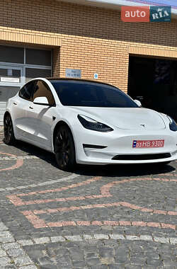 Седан Tesla Model 3 2022 в 
