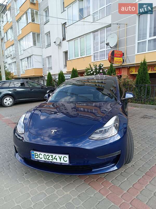 Tesla Model 3 2021