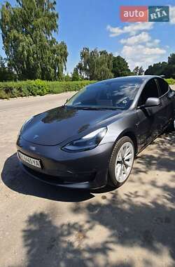 Седан Tesla Model 3 2022 в 
