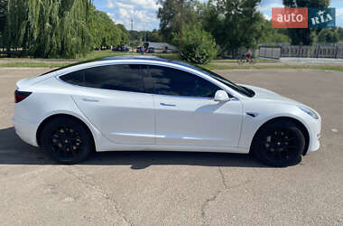 Седан Tesla Model 3 2018 в Броварах