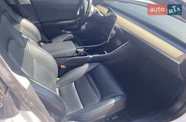 Седан Tesla Model 3 2018 в Броварах