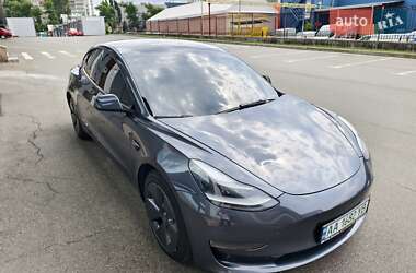 Седан Tesla Model 3 2022 в 