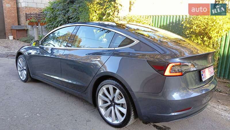 Седан Tesla Model 3 2019 в Києві