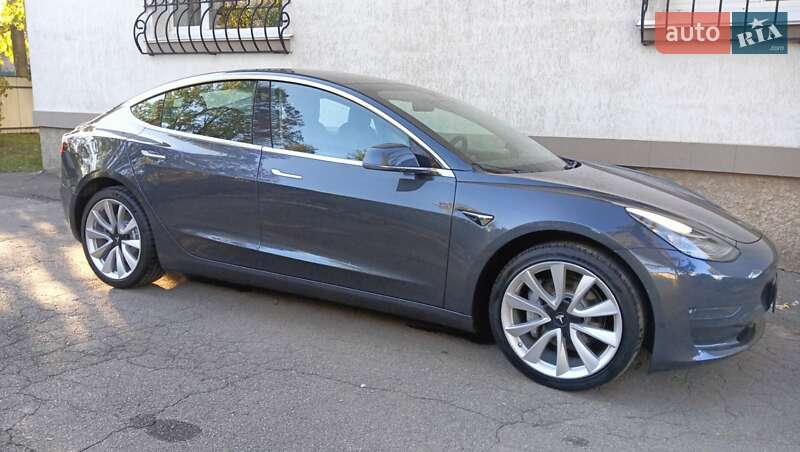 Седан Tesla Model 3 2019 в Києві