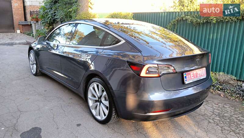 Седан Tesla Model 3 2019 в Києві