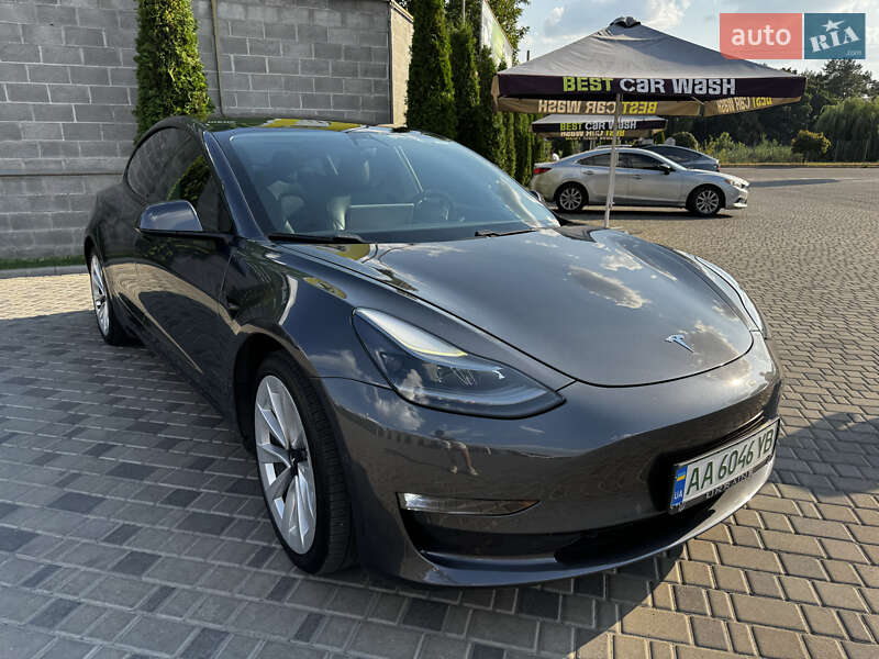 Tesla Model 3 2020