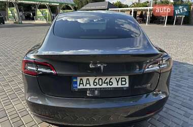Седан Tesla Model 3 2020 в 