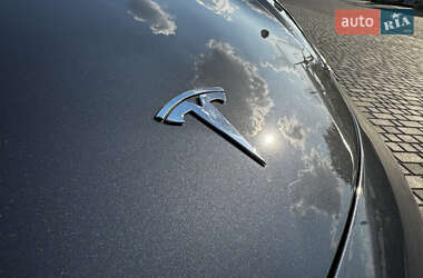 Седан Tesla Model 3 2020 в 
