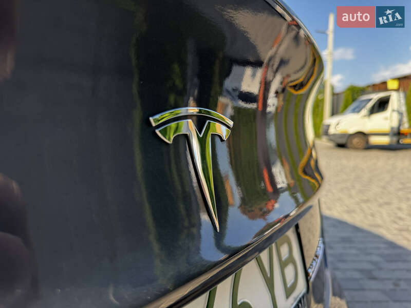 Седан Tesla Model 3 2020 в Кропивницком
