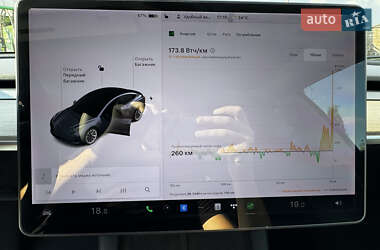 Седан Tesla Model 3 2020 в 