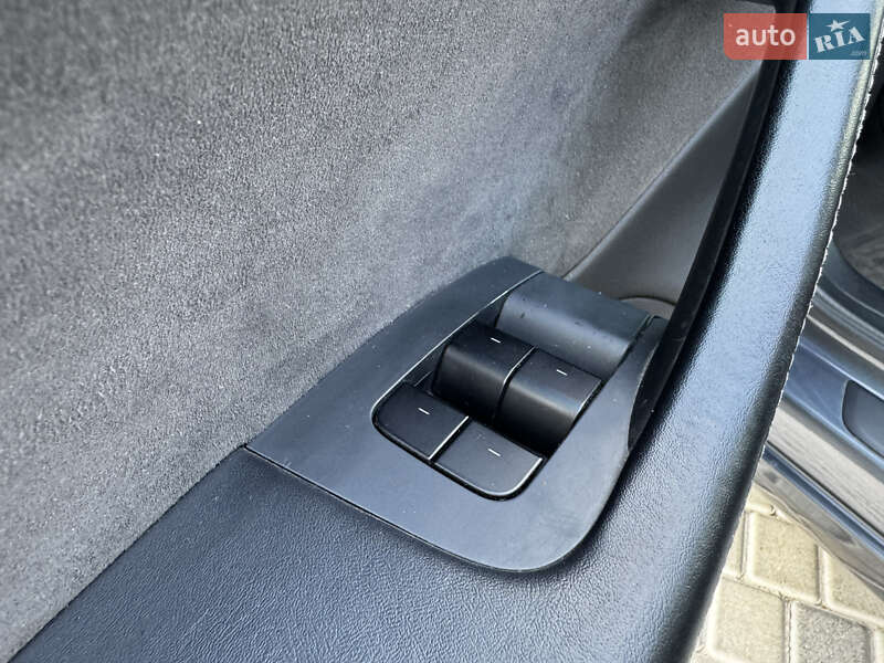 Седан Tesla Model 3 2020 в Кропивницком