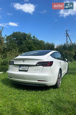 Седан Tesla Model 3 2021 в 
