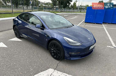 Седан Tesla Model 3 2021 в 
