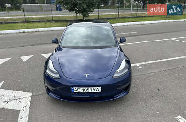 Седан Tesla Model 3 2021 в 