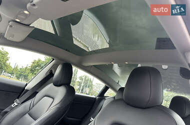 Седан Tesla Model 3 2021 в 