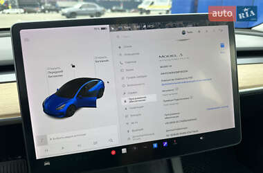 Седан Tesla Model 3 2021 в 